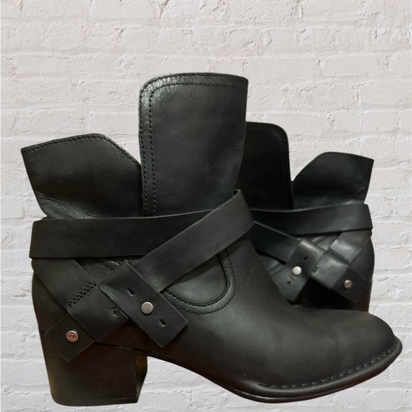 NWT UGG Black Elysian Block Heel Ankle Boot sz 8 - Picture 10 of 14